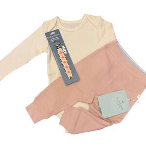 NWT Loulou Lollipop Set Waffle Knit Cream/Blush & silicone Paci Clip Size 6-12 m